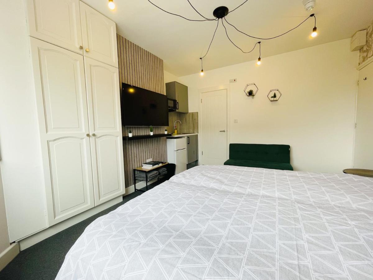 Cosy Bright Studio Apartment Close To Wembley Stadium Лондон Экстерьер фото