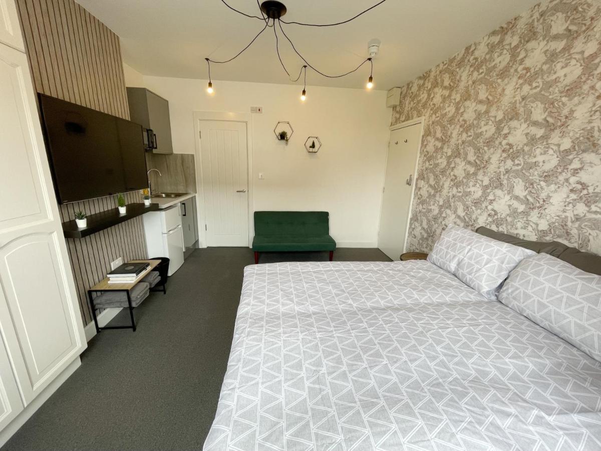 Cosy Bright Studio Apartment Close To Wembley Stadium Лондон Экстерьер фото
