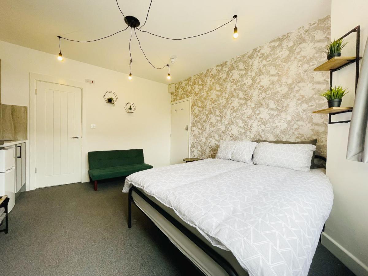 Cosy Bright Studio Apartment Close To Wembley Stadium Лондон Экстерьер фото