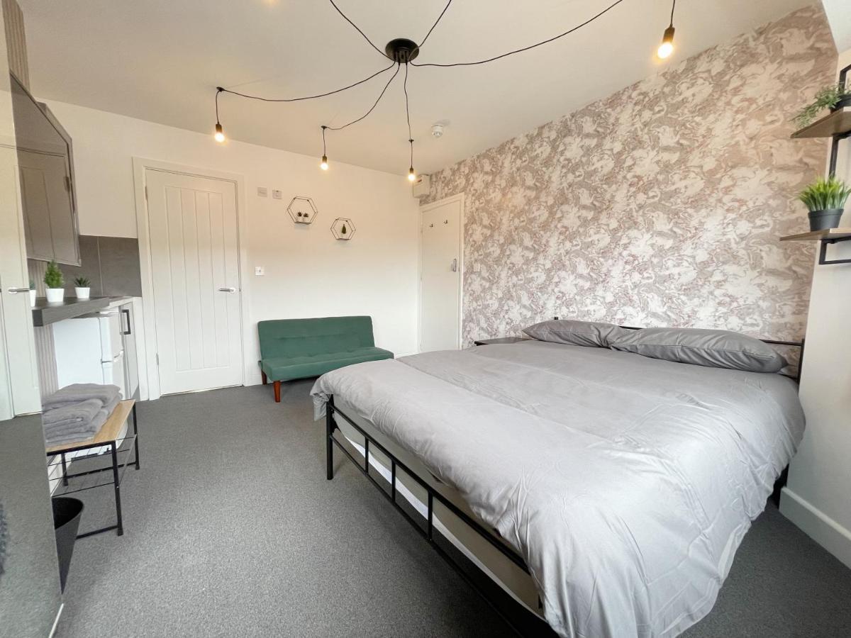 Cosy Bright Studio Apartment Close To Wembley Stadium Лондон Экстерьер фото