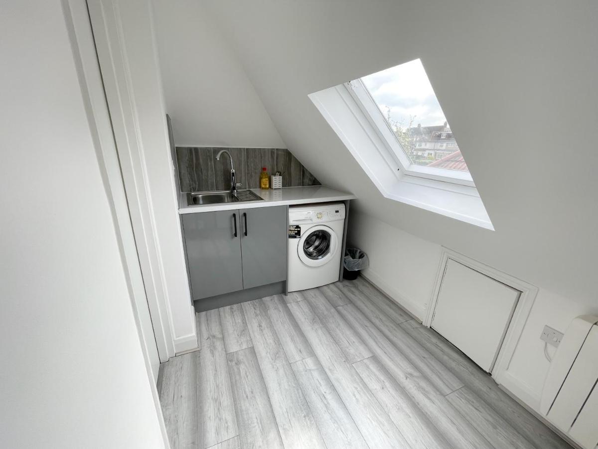 Cosy Bright Studio Apartment Close To Wembley Stadium Лондон Экстерьер фото