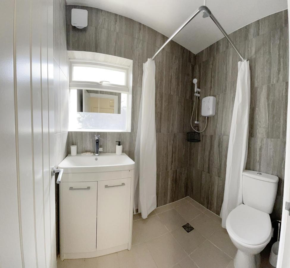 Cosy Bright Studio Apartment Close To Wembley Stadium Лондон Экстерьер фото