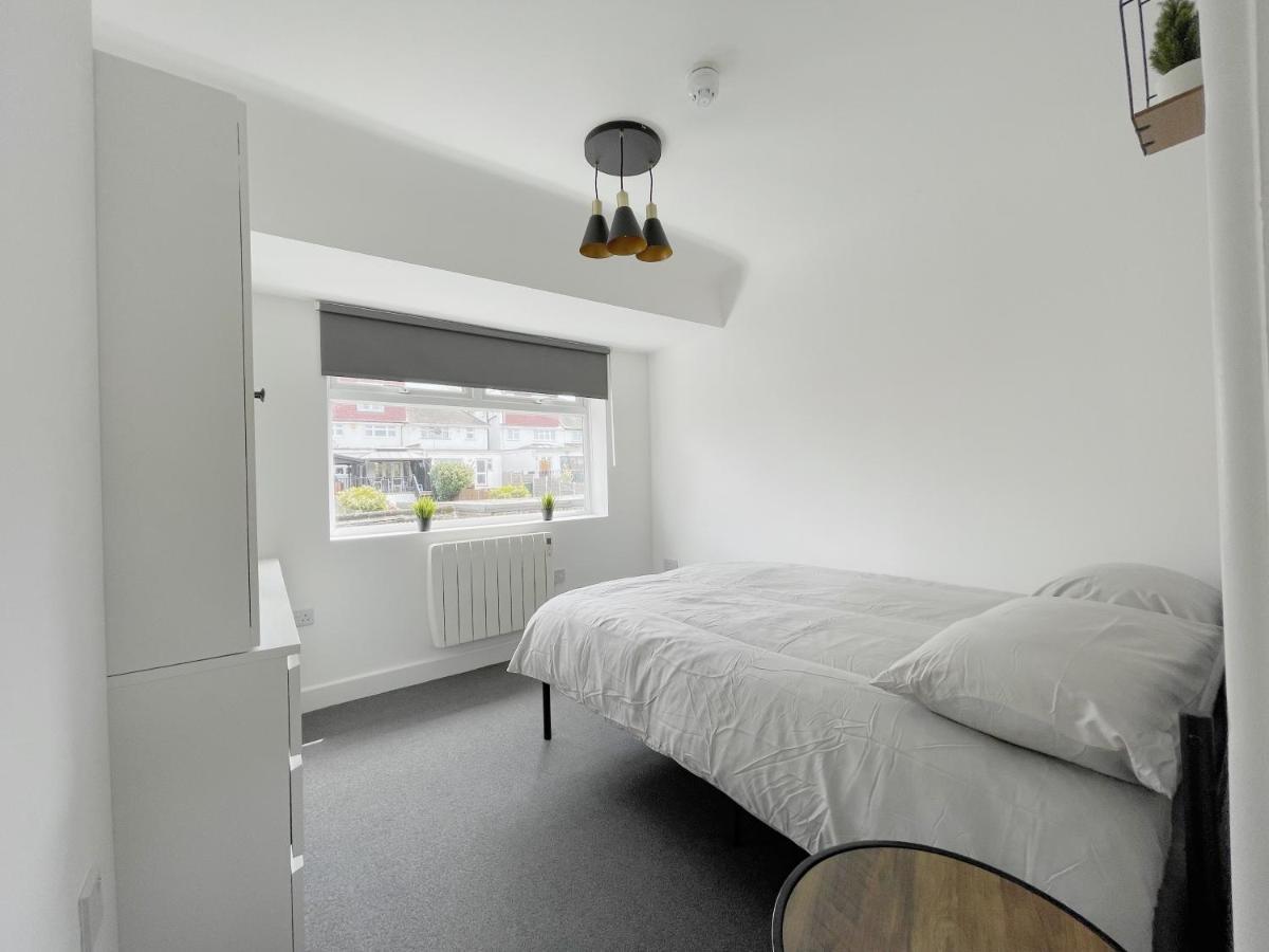 Cosy Bright Studio Apartment Close To Wembley Stadium Лондон Экстерьер фото