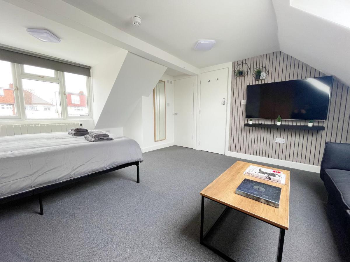 Cosy Bright Studio Apartment Close To Wembley Stadium Лондон Экстерьер фото