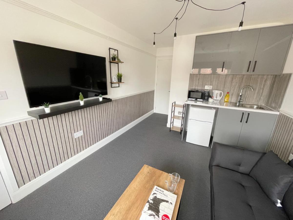 Cosy Bright Studio Apartment Close To Wembley Stadium Лондон Экстерьер фото