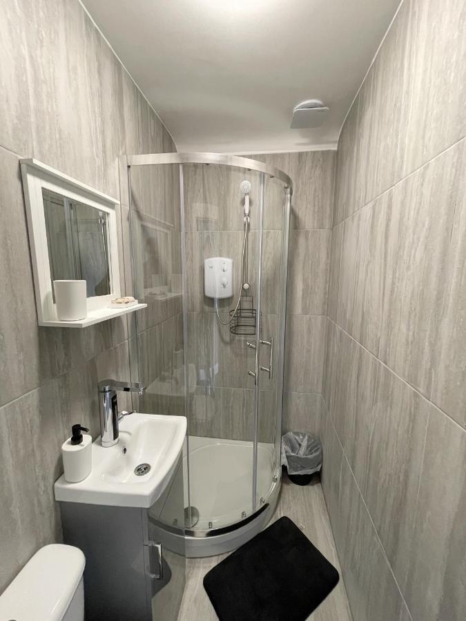 Cosy Bright Studio Apartment Close To Wembley Stadium Лондон Экстерьер фото