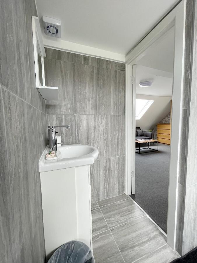 Cosy Bright Studio Apartment Close To Wembley Stadium Лондон Экстерьер фото